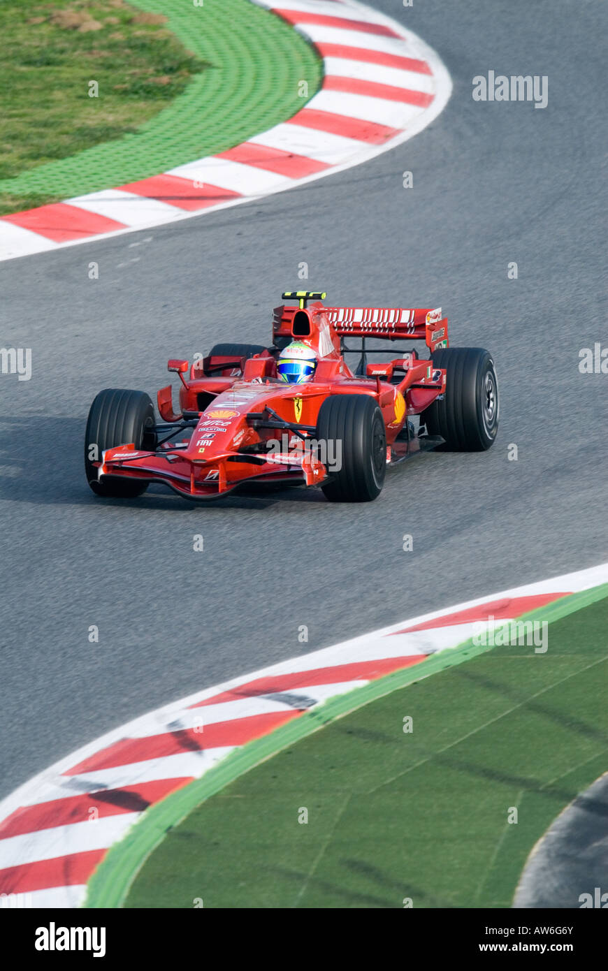 Felipe Massa BRA dans la voiture de course Ferrari F2008 de Formule 1 pendant une session de test sur le circuit de Catalunya Banque D'Images