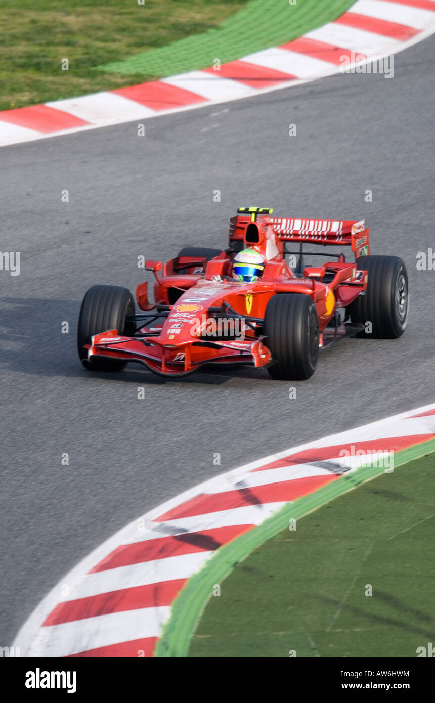 Felipe Massa BRA dans la voiture de course Ferrari F2008 de Formule 1 pendant une session de test sur le circuit de Catalunya Banque D'Images