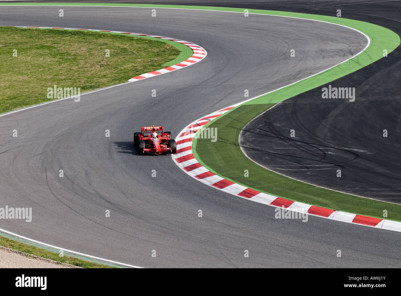 Felipe Massa BRA dans la voiture de course Ferrari F2008 de Formule 1 pendant une session de test sur le circuit de Catalunya Banque D'Images