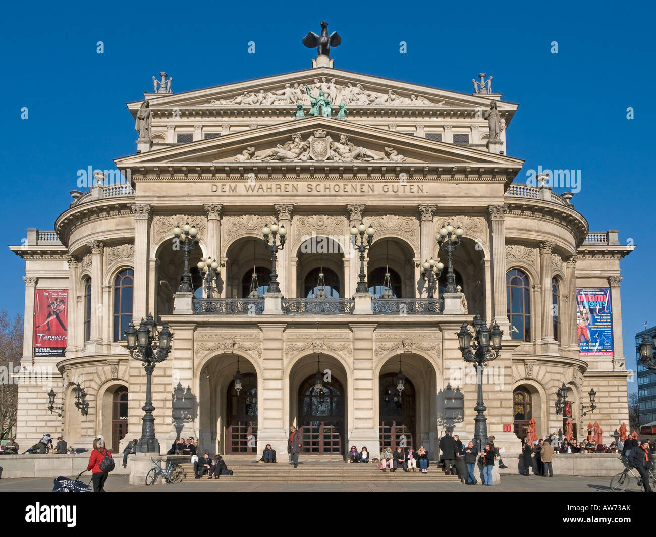 Storefront de l'ancien opéra Alte Oper grand concert hall à Frankfurt am Main Allemagne Hesse Banque D'Images