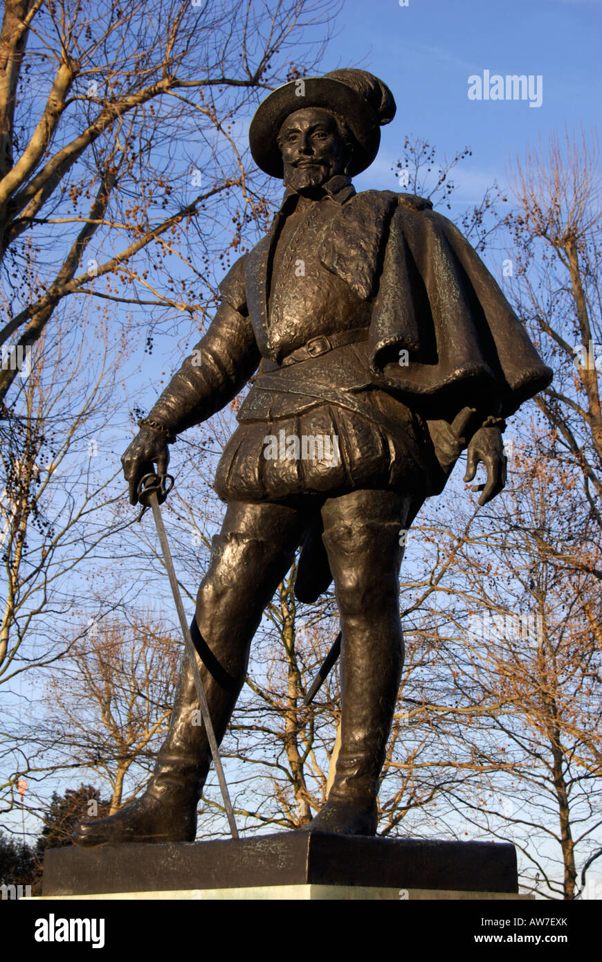 Statue en bronze de Sir Walter Raleigh, à Greenwich Banque D'Images