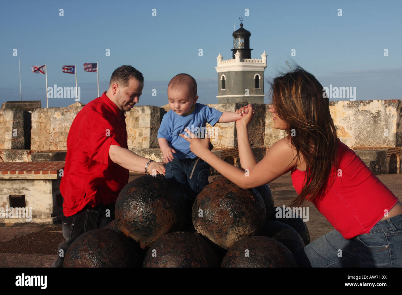 Le fort El Morro leuchtturm cannon ball famille old san juan Puerto Rico Banque D'Images