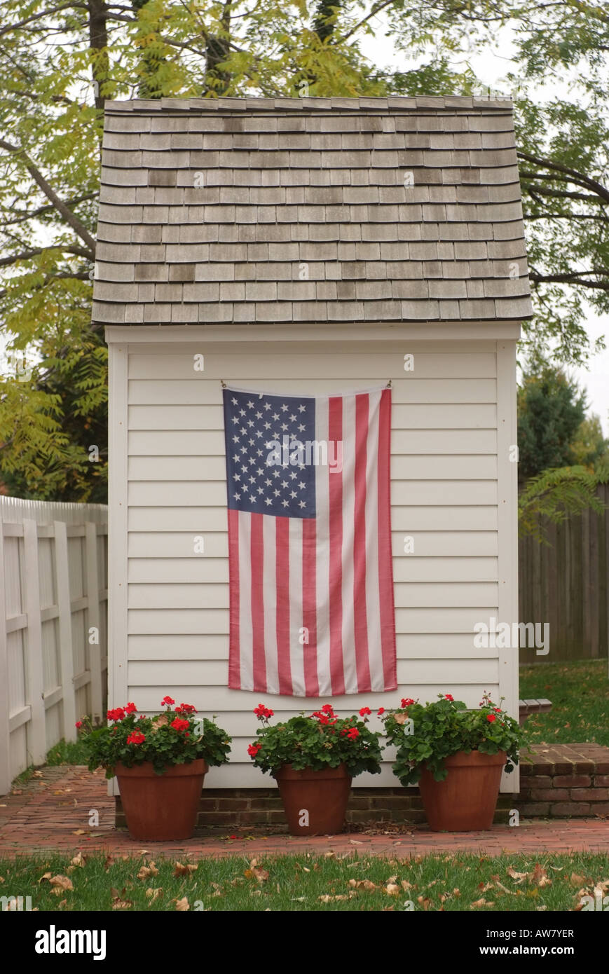Chestertown USA USA drapeau sur une maison shed Banque D'Images