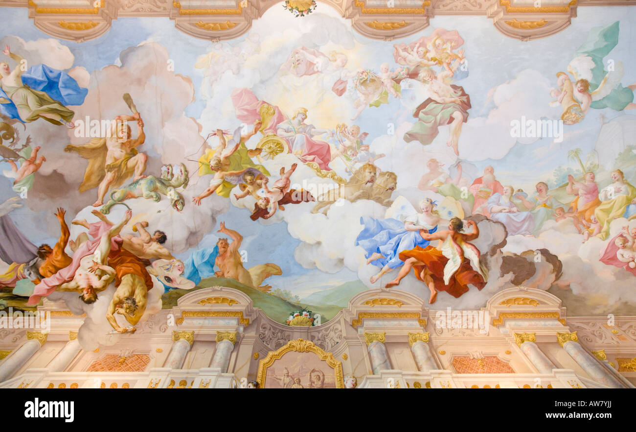 Par Paul Troger fresque sur le plafond de la salle de marbre à l'intérieur de l'époque baroque monastère bénédictin de l'Abbaye de Melk en Autriche Banque D'Images