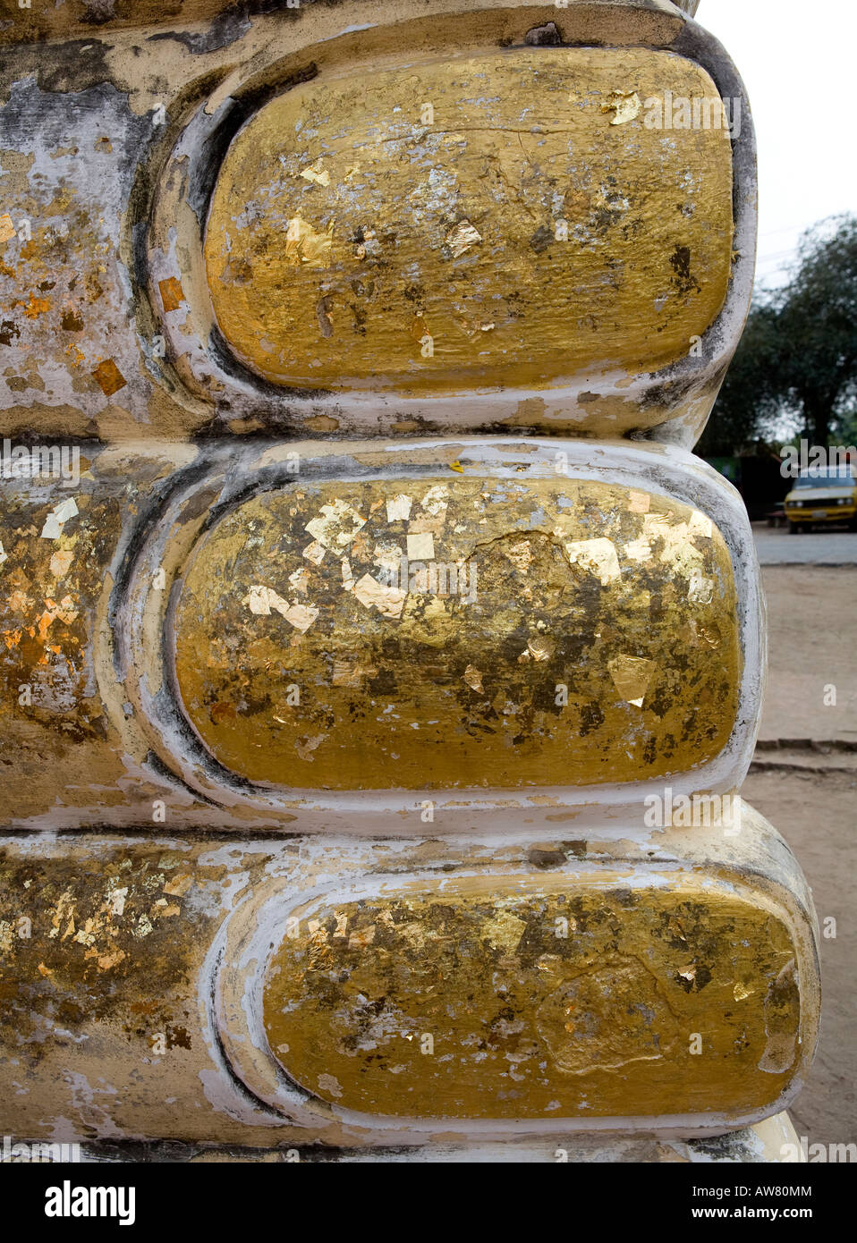 Golden Giant orteils sur le Bouddha couché ville antique d'Ayuthaya Thaïlande Asie du sud-est Banque D'Images