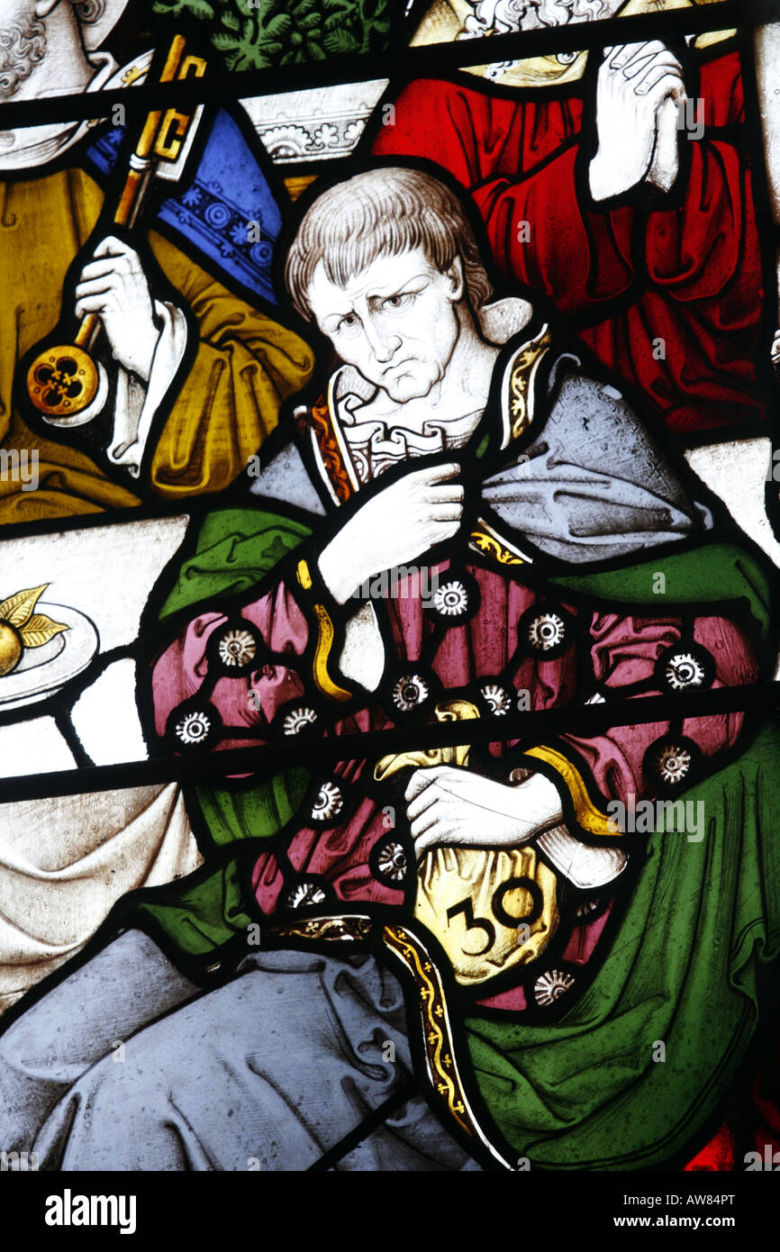 Vitraux de Clayton et Bell représentant Judas iscariot au dernier souper; église St Michaels & All Angels Uffington Stamford Lincolnshire Banque D'Images