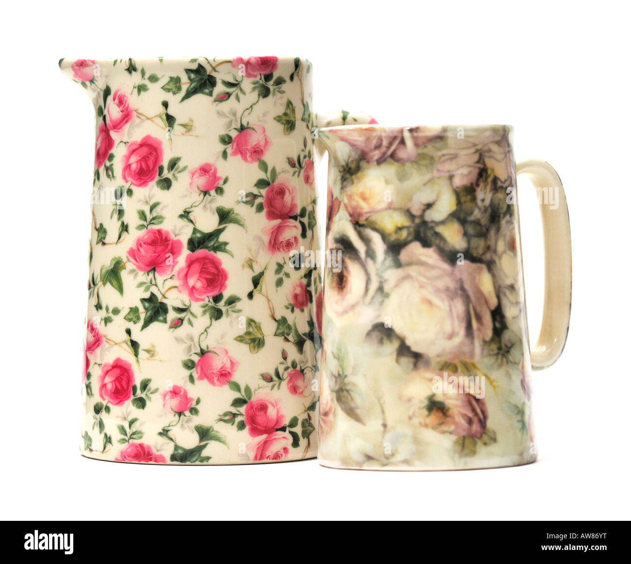 Modèle de conception de chintz céramique poterie de la table pichets par couronne de Burslem Stoke-on-Trent pour un usage éditorial uniquement Banque D'Images