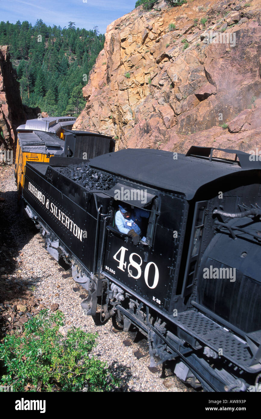 Durango & Silverton Narrow Gauge 480 moteur sur la ligne haute. Montagnes de San Juan. Le Colorado. Banque D'Images
