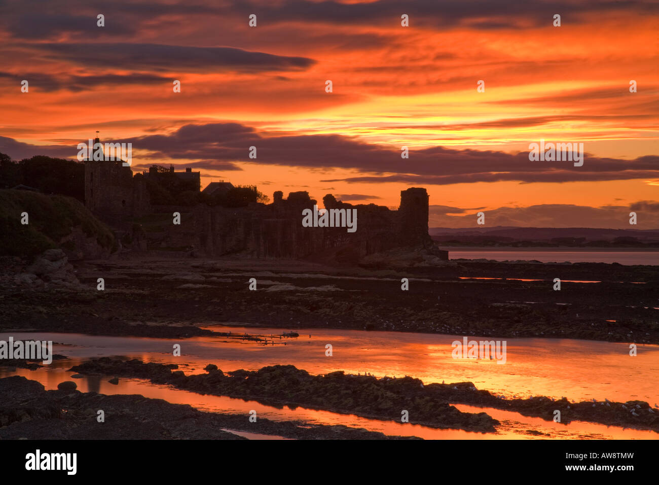 Coucher du soleil glorieux Château St Andrews St Andrews Fife Ecosse Banque D'Images