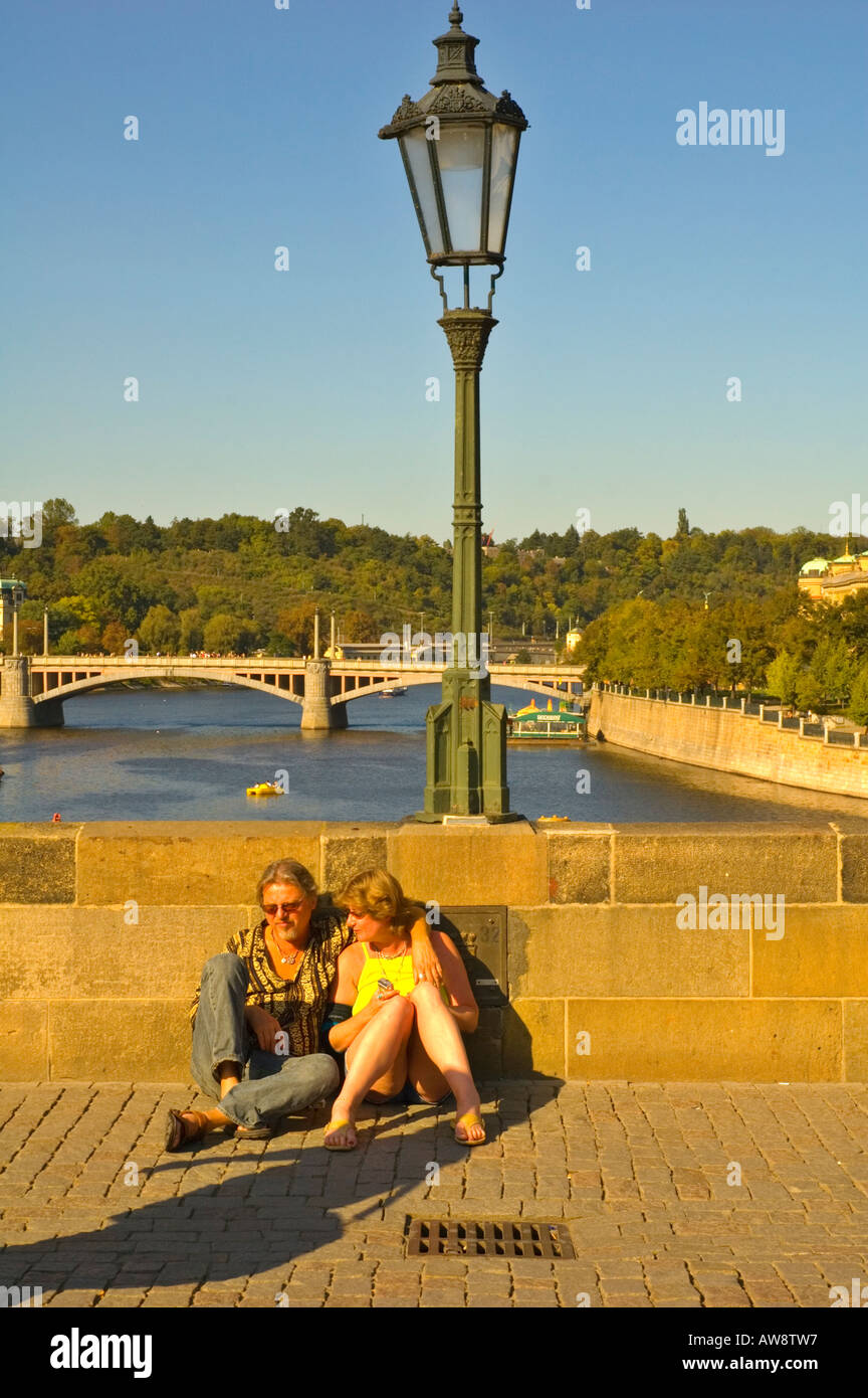 Le couple Charles Brige Prague République tchèque EU Banque D'Images