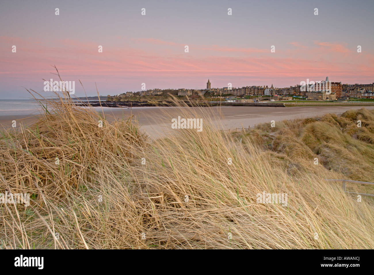 Coucher du soleil St Andrews West Sands Banque D'Images