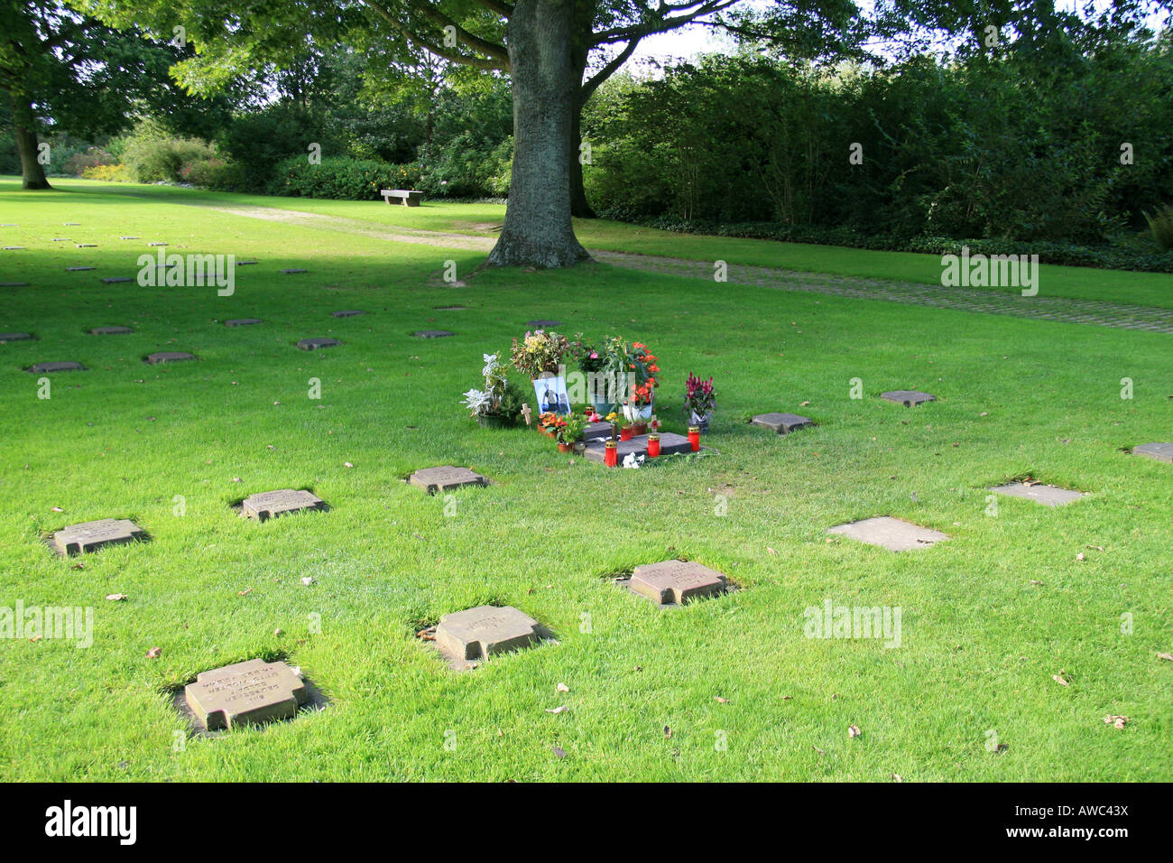 La tombe de Michael Wittmann dans le cimetière allemand de la Cambe, Normandie, France. Banque D'Images