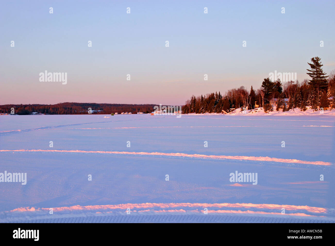 Hiver Paysage et pêcheur Québec Canada Banque D'Images