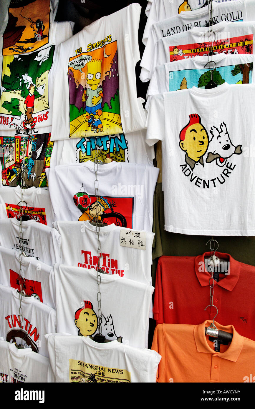 T-shirts avec des bandes dessinées, Shanghai, Chine, Asie Banque D'Images