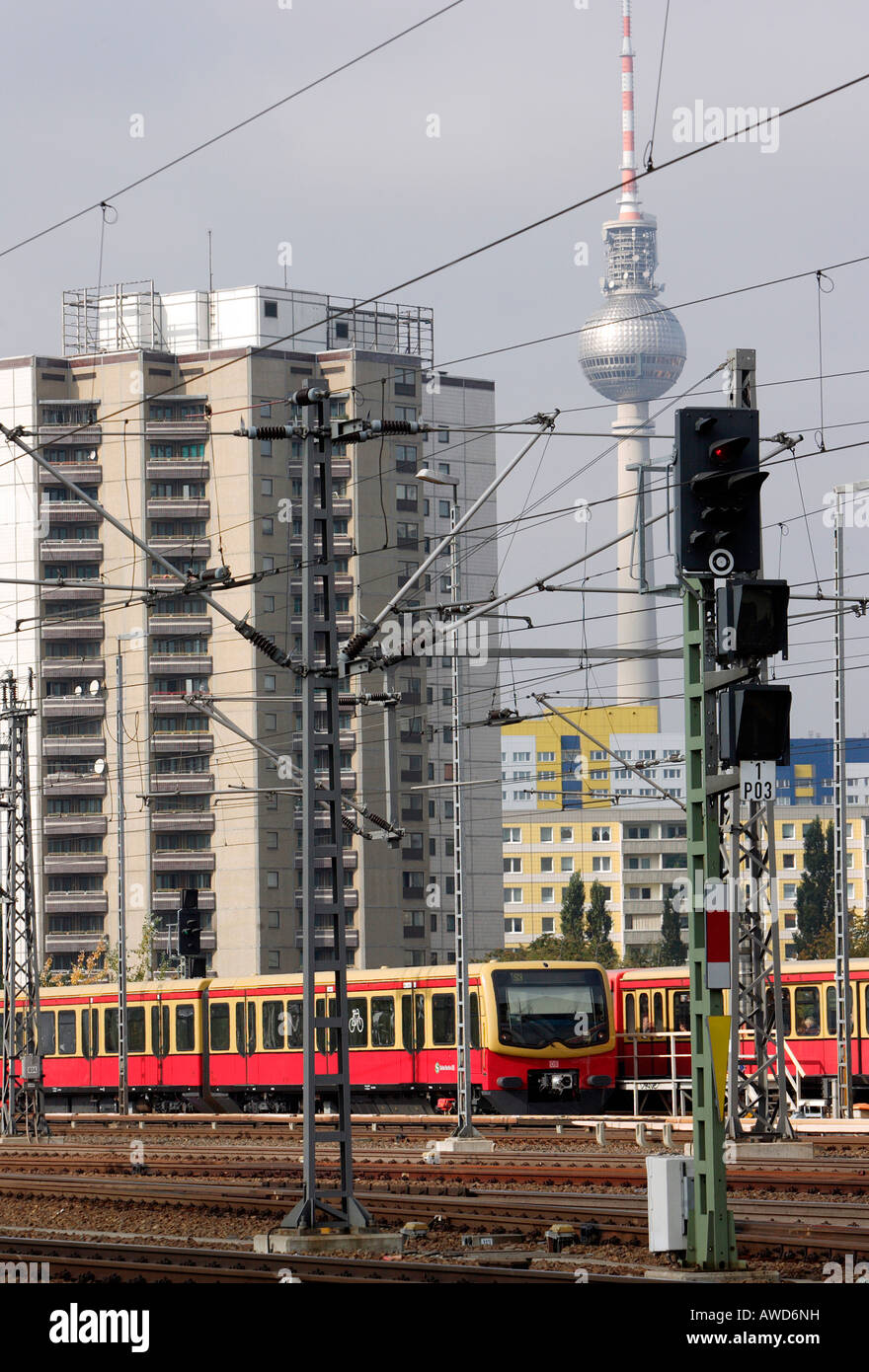 Train de banlieue à Berlin, Allemagne, Europe Banque D'Images