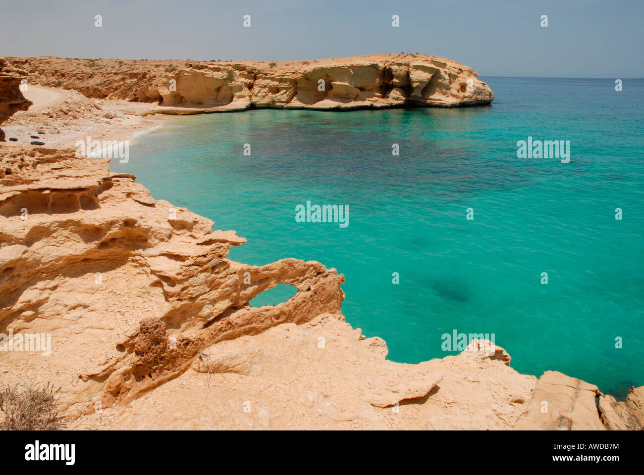 Vue sur la côte et la mer, Quriat, Oman Banque D'Images