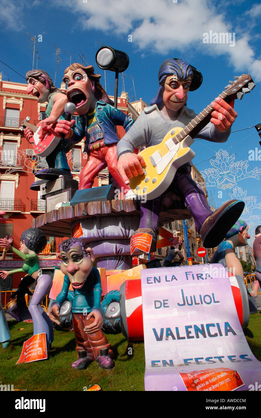 Papier maché coloré des chiffres (les Rolling Stones) à la 'Fallas' Festival, Valencia, Espagne, Europe Banque D'Images