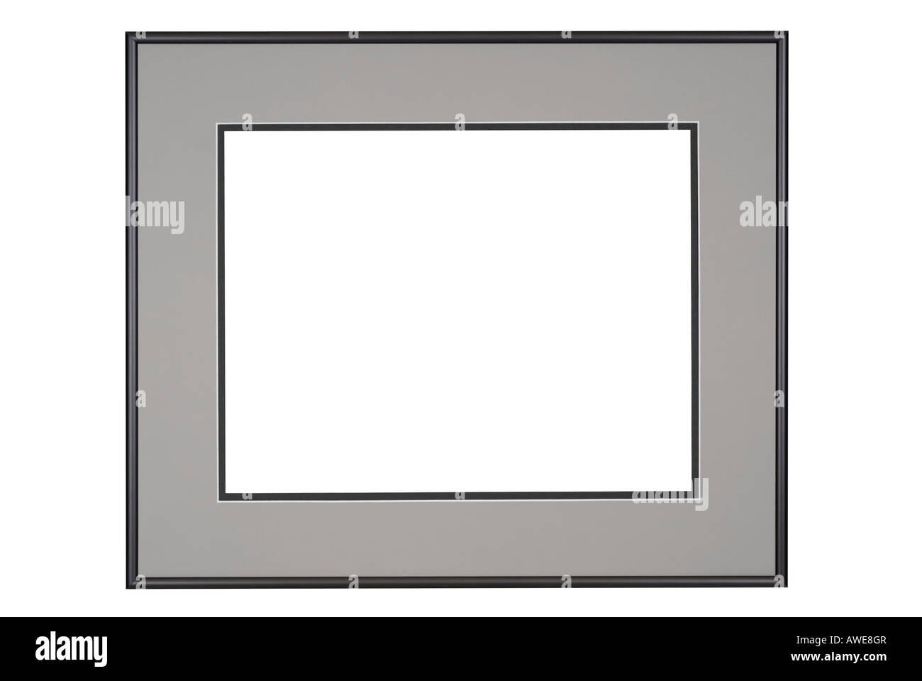 Avec cadre photo gris et noir, tapis étroit moderne de moulage de métal sombre, isolé à l'arrière-plan blanc RGB 255. Banque D'Images