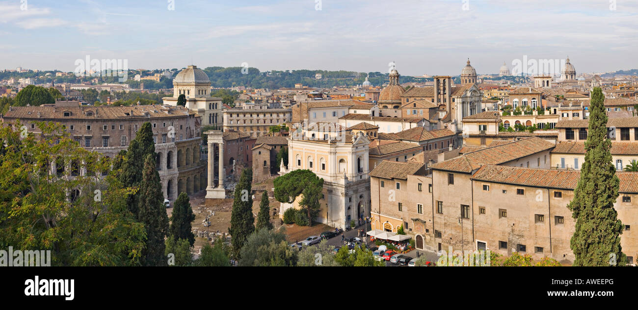 Théâtre de Marcellus vu de la colline de Capitoline, Rome, Italie, Europe Banque D'Images