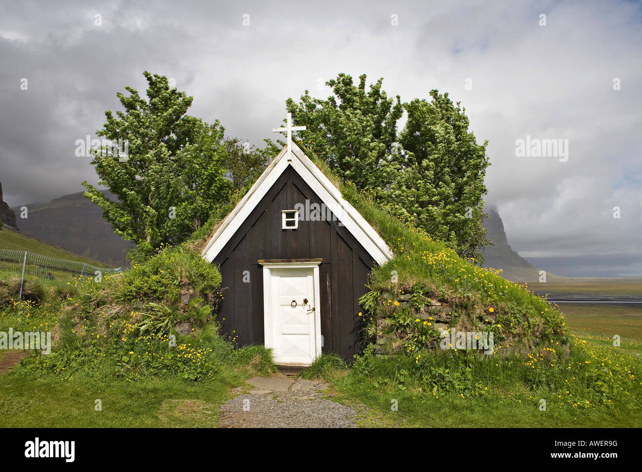 Dix-septième siècle, la plus petite église de sod en Islande, Núpsstaður, autour de la côte sud de l'Islande, l'Océan Atlantique Banque D'Images