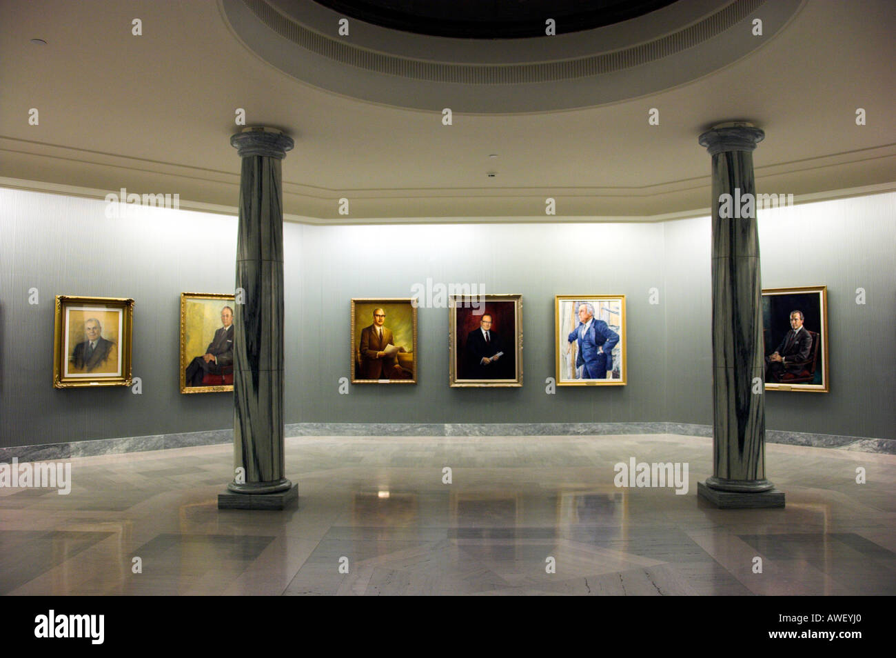 Galerie de portraits d'anciens premiers ministres provinciaux de la Saskatchewan, à l'Assemblée législative de Regina, Saskatchewan Canada Banque D'Images