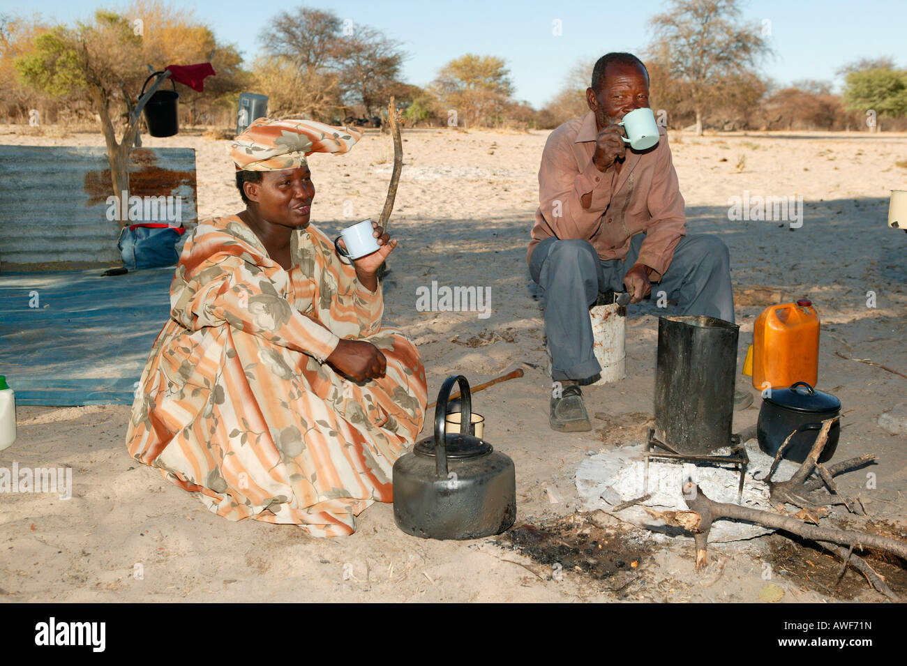 Petit-déjeuner à l'Cattlepost Bothatogo, feu de camp, Botswana, Africa Banque D'Images