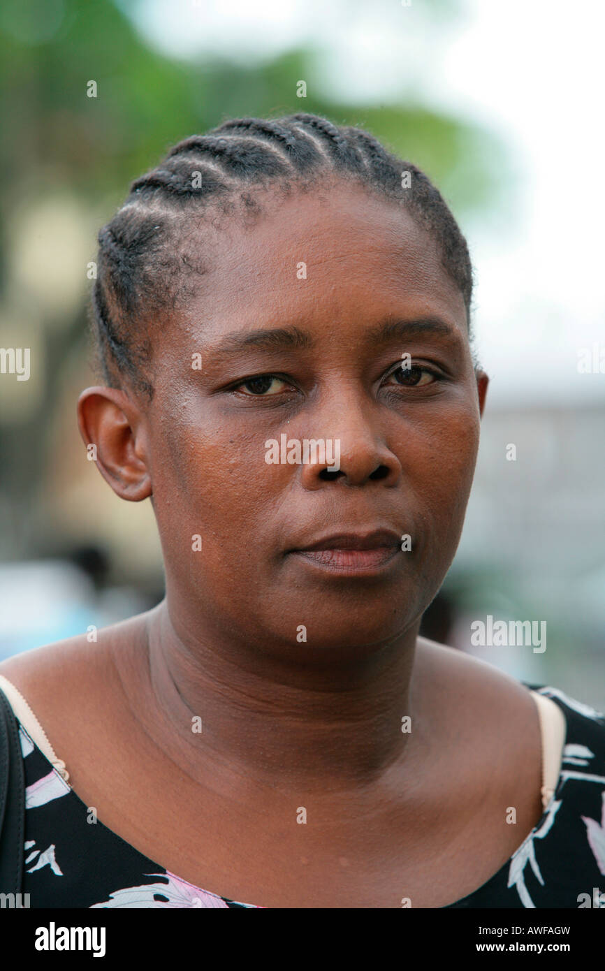 Portrait de femme de l'ethnie africaine à une protestation contre la violence contre les femmes, Georgetown, Guyana, en Amérique du Sud Banque D'Images