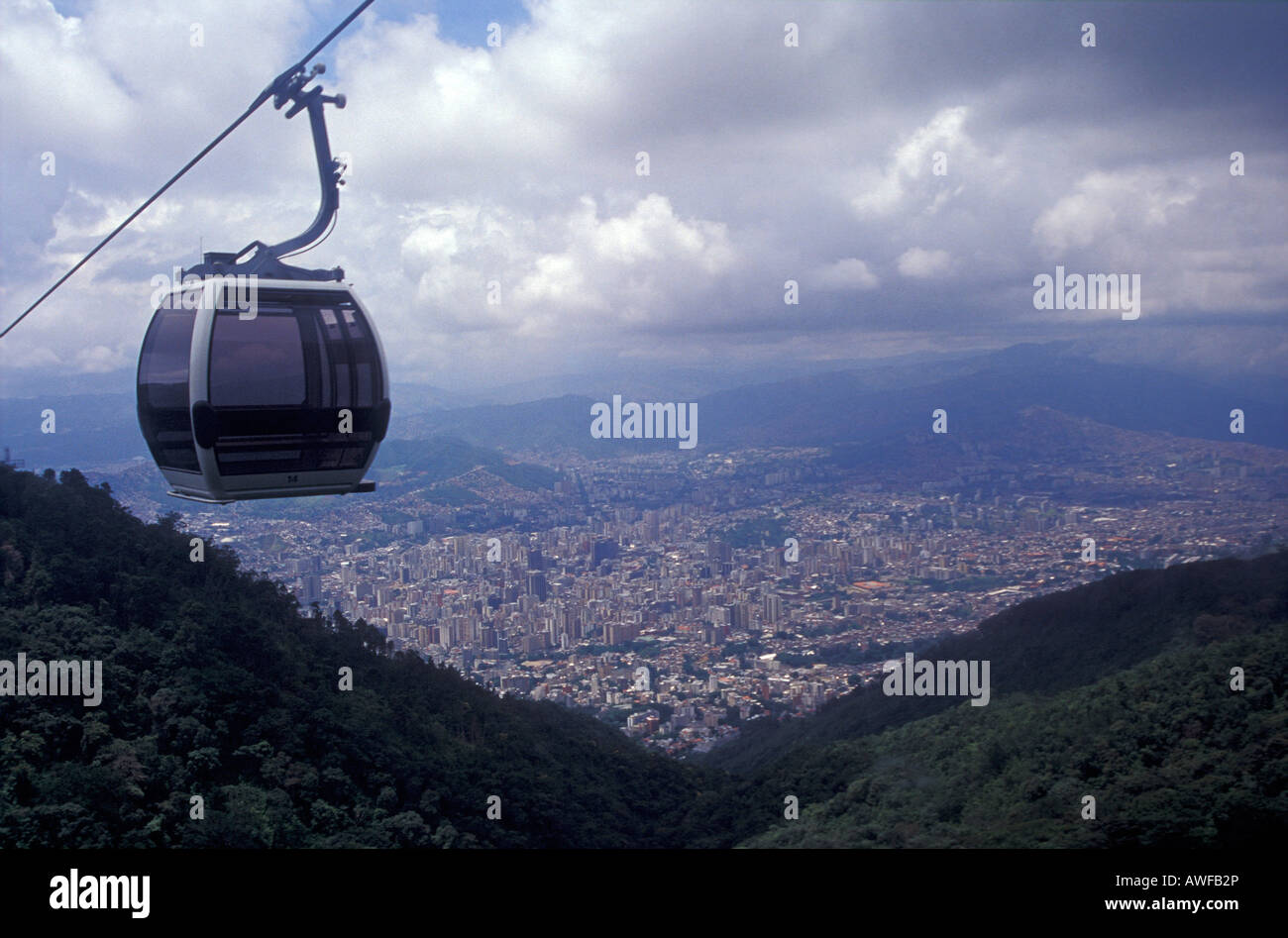 Vue de Caracas à partir de theTeleferico téléphérique qui permet de rejoindre le parc national El Avila Caracas, Venezuela Banque D'Images