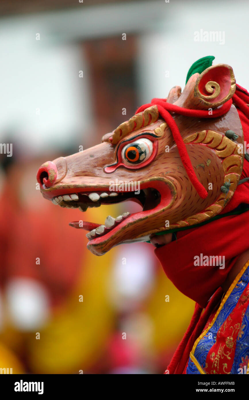 Portrait d'une danseuse au Thimphu Tsechu (festival), au Bhoutan Banque D'Images