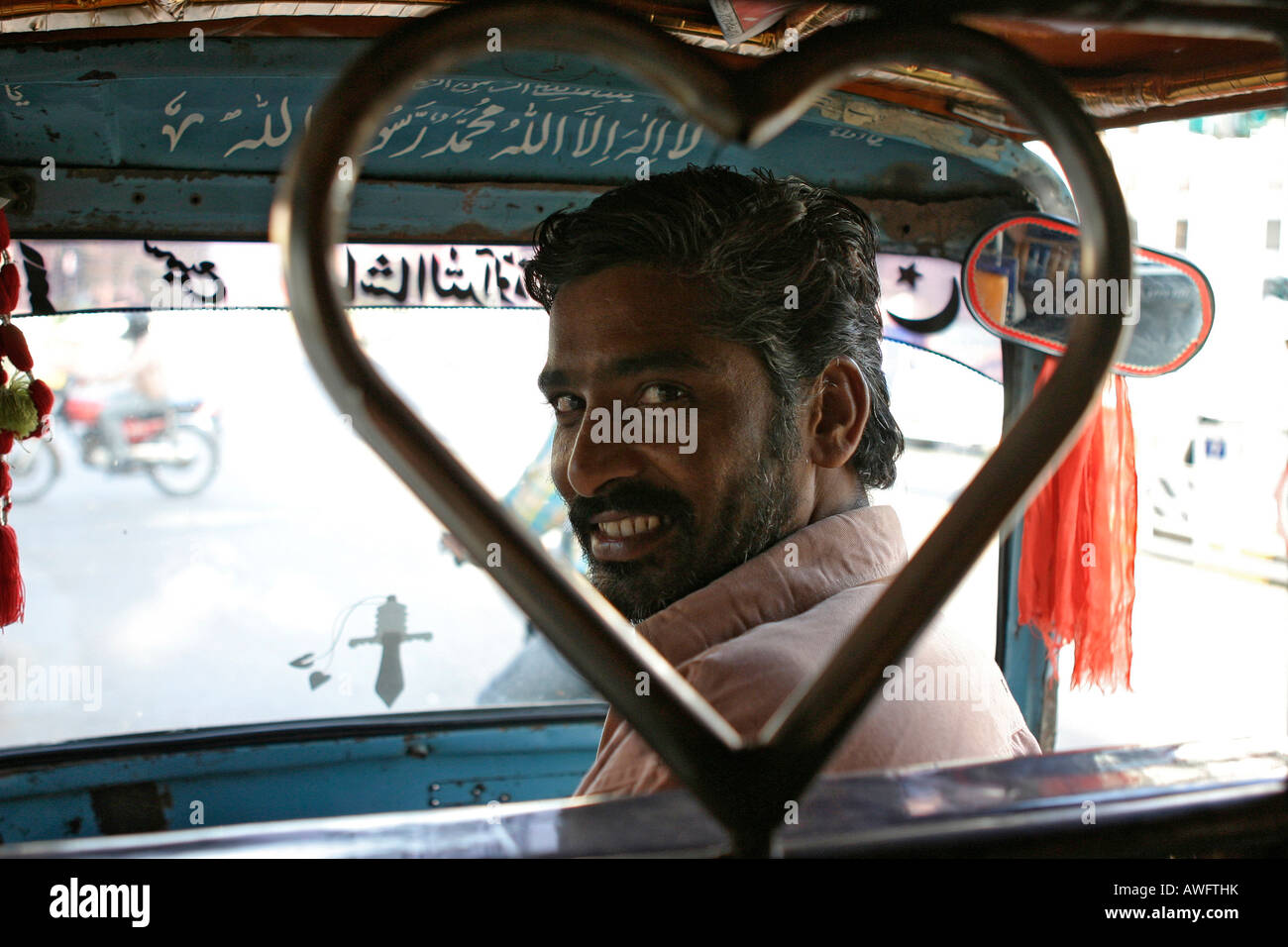 Chauffeur de taxi lahore Pakistan Banque D'Images