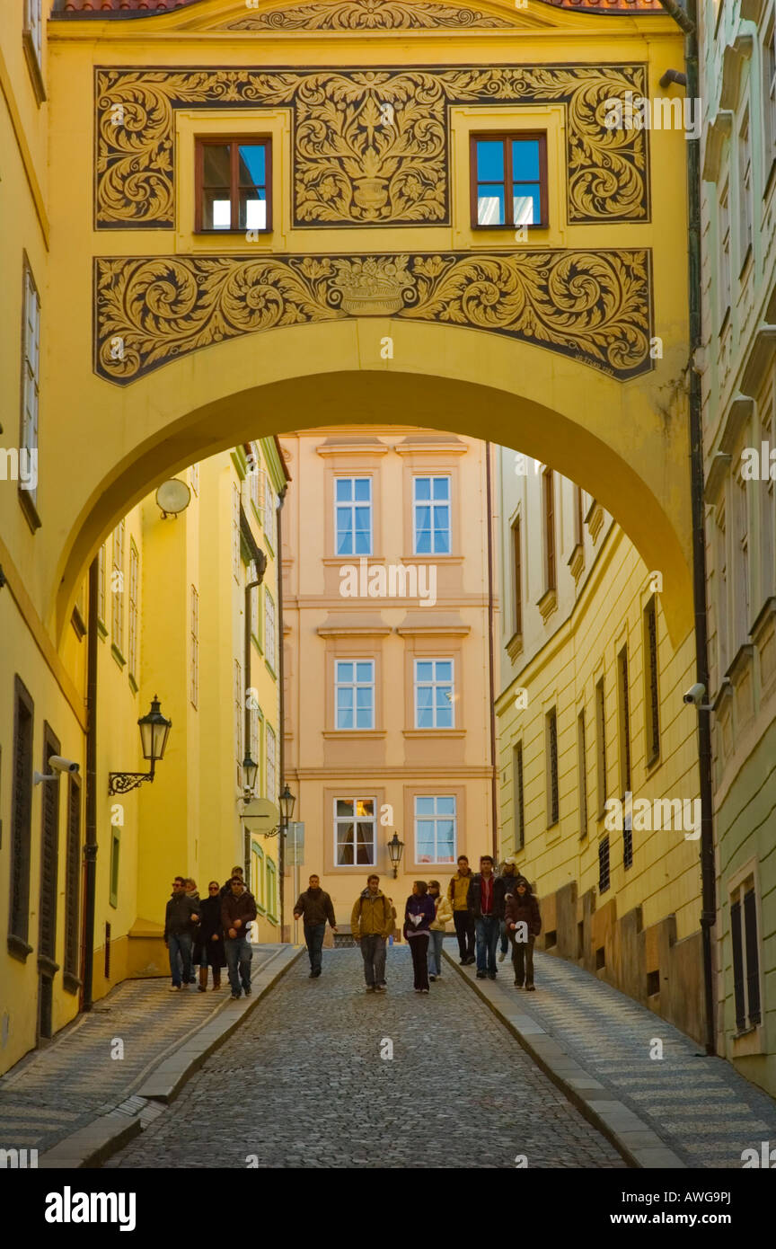 Passage intérieur voûté dans Mala Strana de Prague République Tchèque Banque D'Images