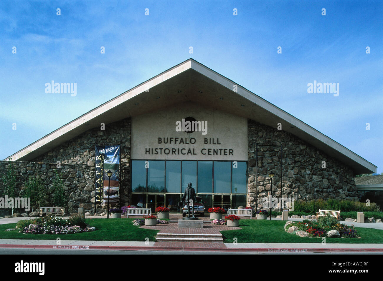 USA, Wyoming, Cody, Buffalo Bill Historical Center, façade et entrée privée, conçu par Fentress Bradburn Architects Ltd. Banque D'Images