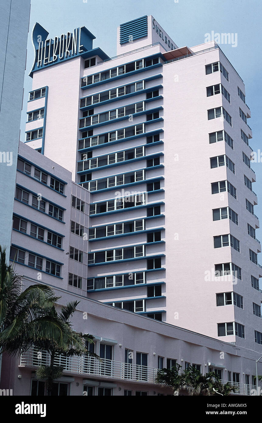 USA, Florida, Miami, South Beach, de Collins Avenue Greenview Resort, façade rose de tours d'hôtel Art déco, construit en 1945 Banque D'Images