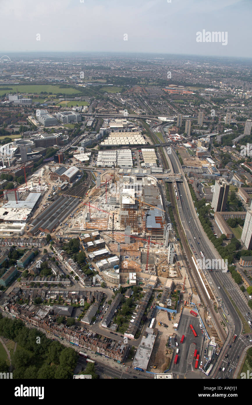 Vue aérienne oblique de haut niveau à l'ouest de White City multiplexé Building Construction Site Central Line Depot bergers Bush Banque D'Images