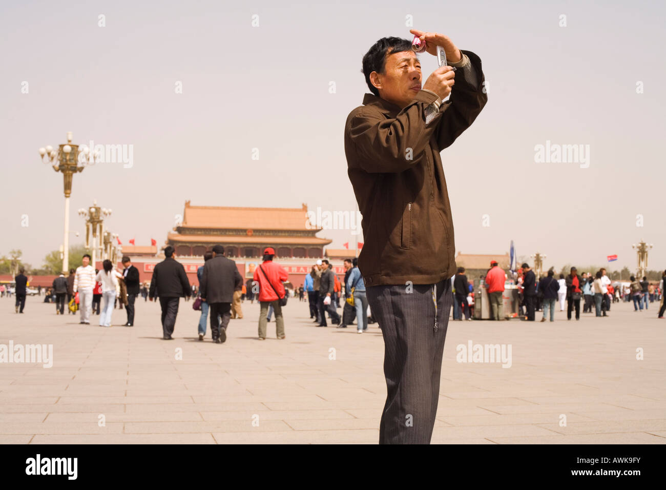 Prendre des photos en place Tiananmen, Pékin, la République populaire de Chine Banque D'Images