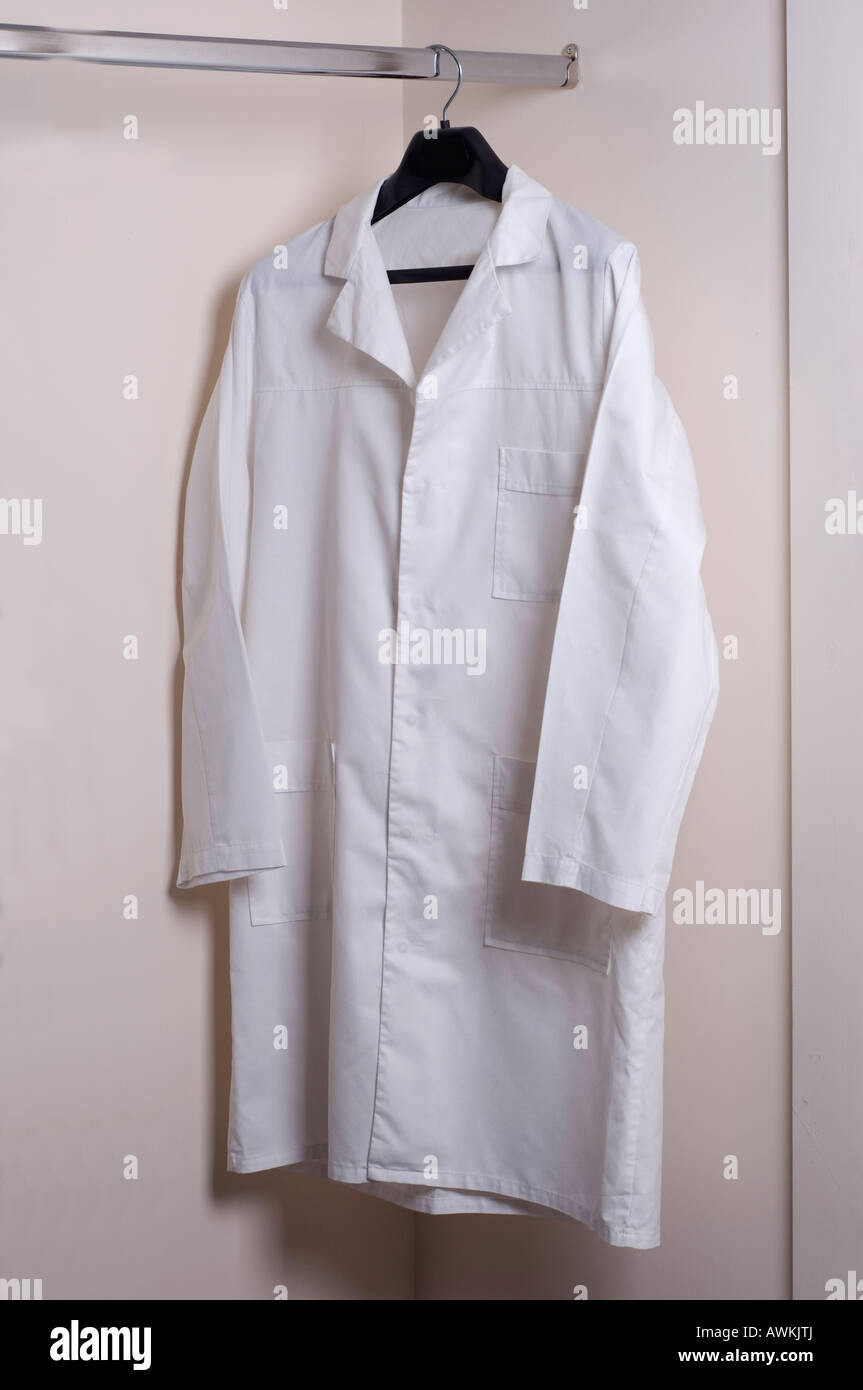 Sarrau Blanc Sur Le Crochet Photo Stock Alamy