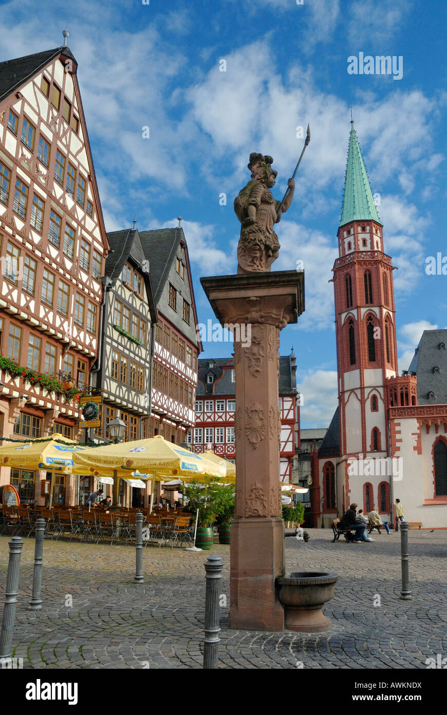 La PLACE RÖMERBERG. Vieille ville. FRANKFURT AM MAIN, Hessen, Allemagne Banque D'Images