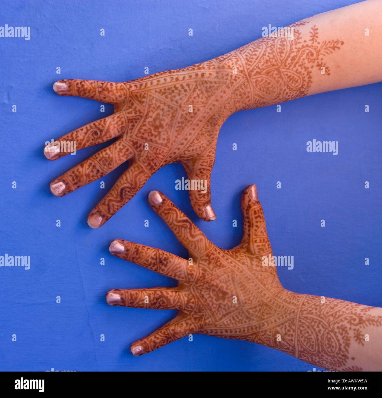 Les mains au henné, Ouarzazate, Maroc Banque D'Images