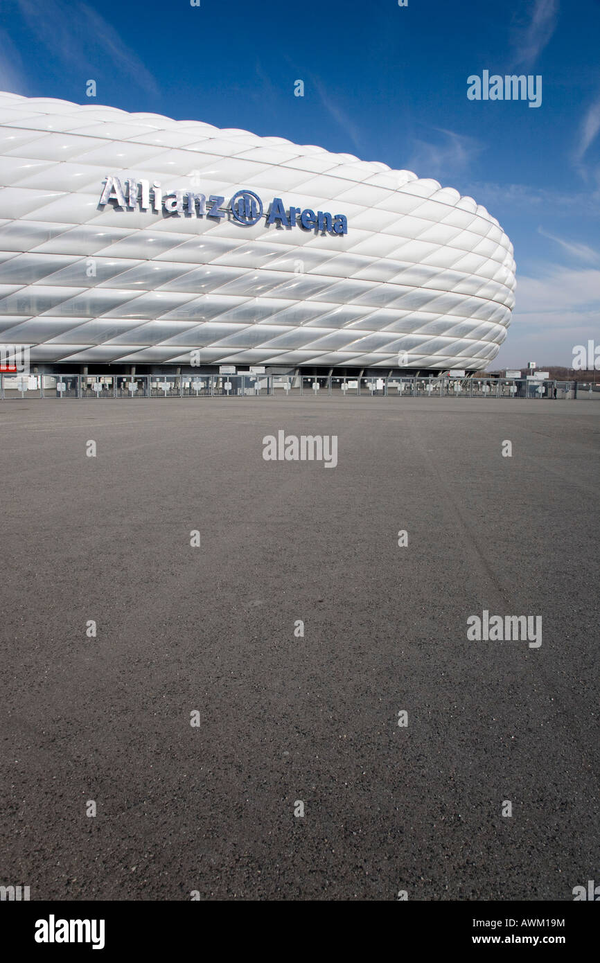 Zone déserte en face de l'Allianz-Arena, Munich, Bavière, Allemagne Banque D'Images