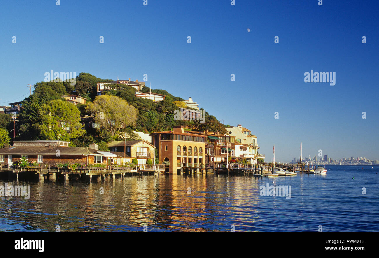 Californie Tiburon Île corinthiennes Belvedere Cove luxury homes Vue vers San Francisco Banque D'Images