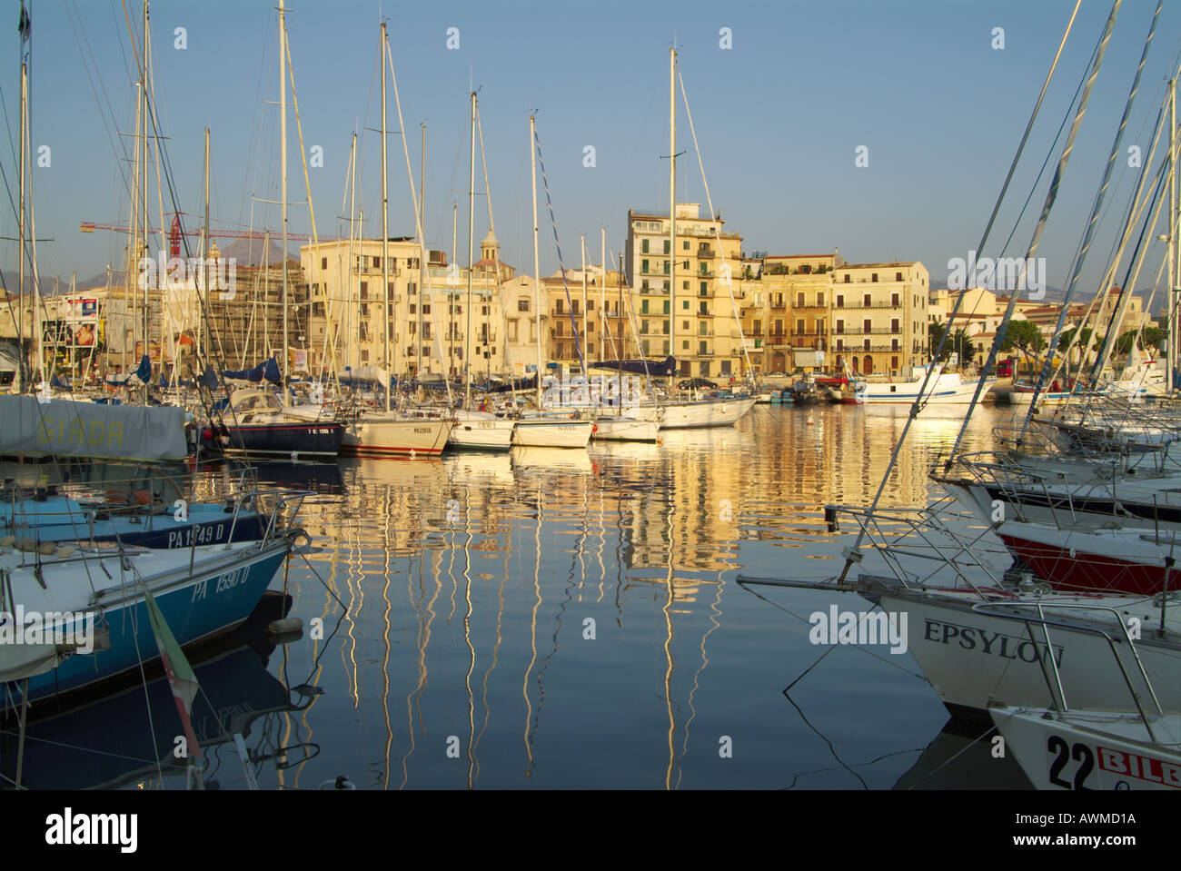 Bateaux au port de plaisance, La Cala, Palerme, Sicile, Italie Banque D'Images