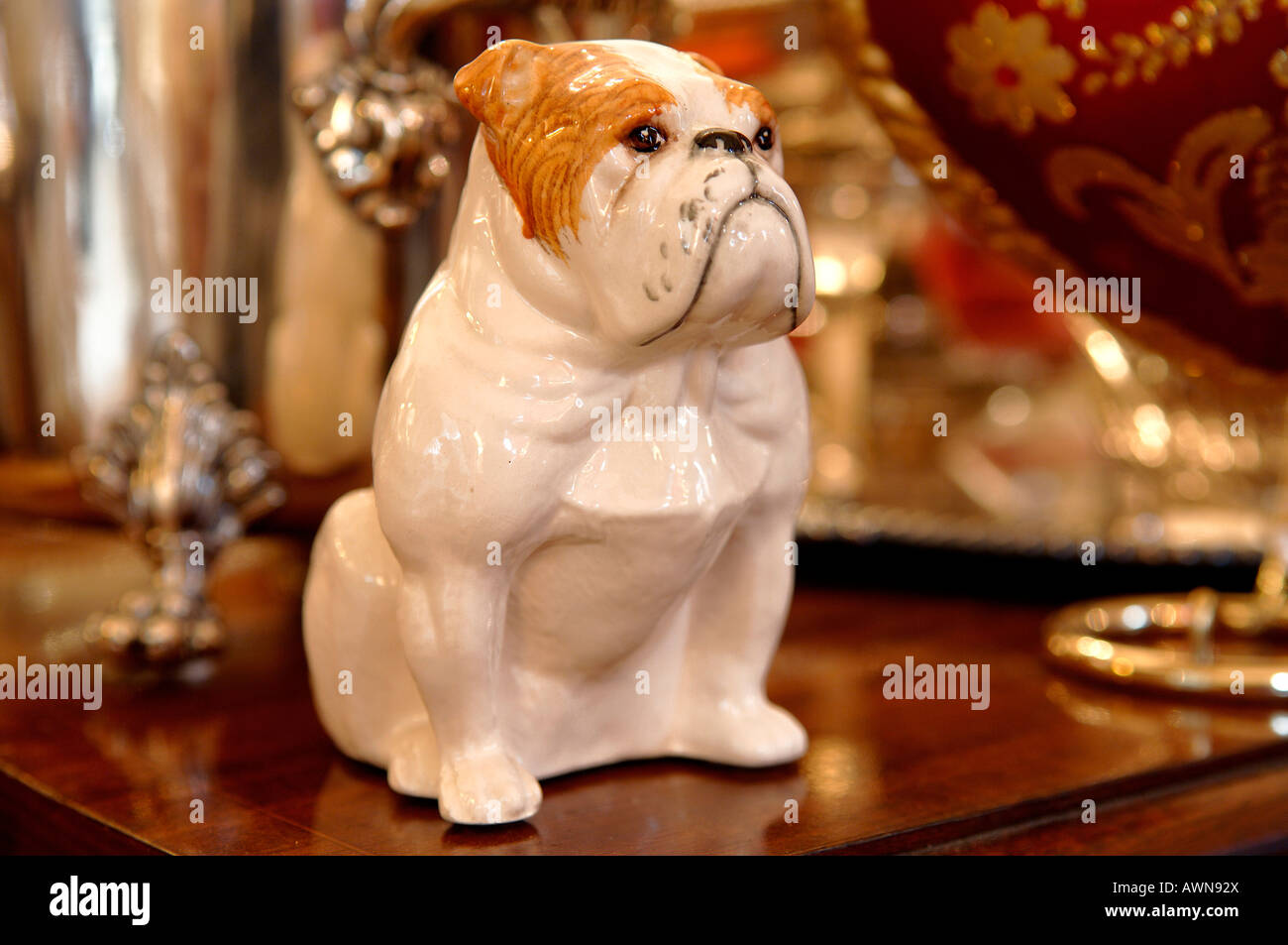Figurine porcelaine Bulldog Banque D'Images