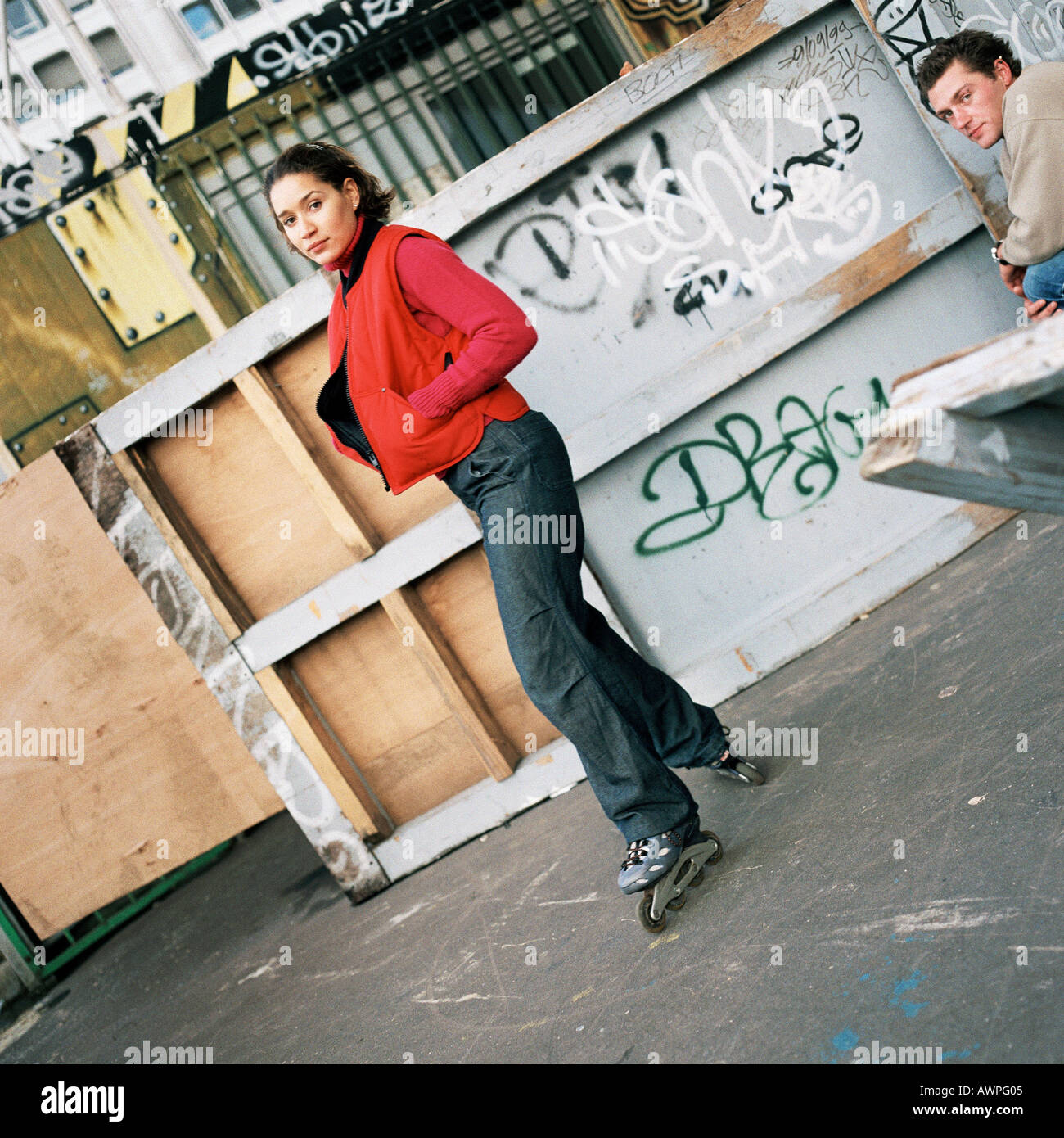 Jeune femme portant des patins, young man, portrait Banque D'Images