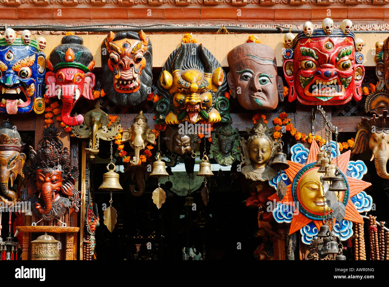 Avec Boutique de souvenirs, Temple népalais Swayambhunat, Katmandou, Népal Banque D'Images