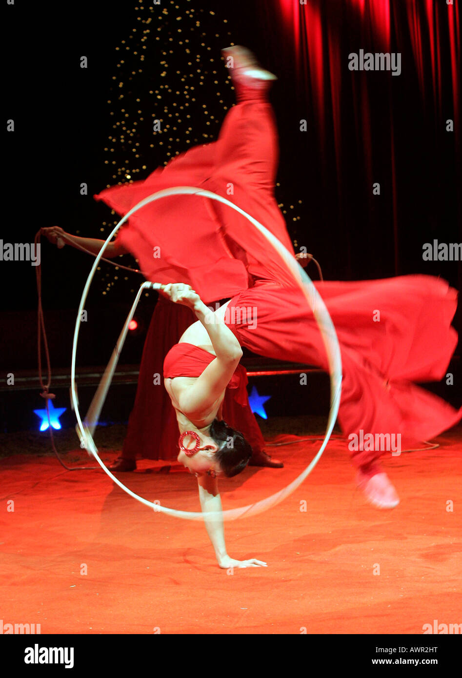 Artistes de cirque de l'État chinois Fujian. Stuttgart, Bade-Wurtemberg, Allemagne. Banque D'Images