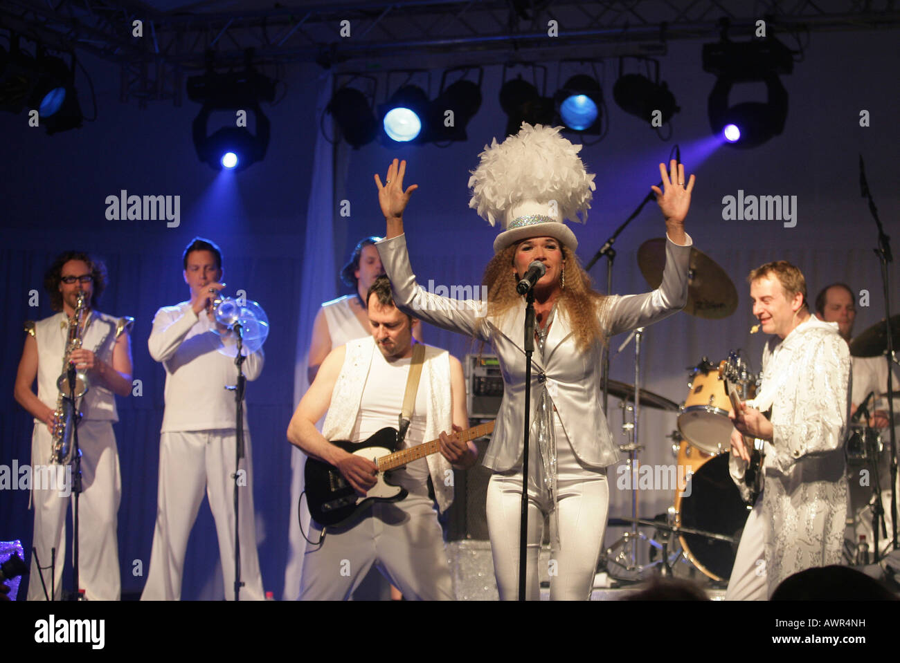 Anke Engelke, comédien avec son groupe "Fred Kellner et la célèbre Soul-Sisters' Banque D'Images