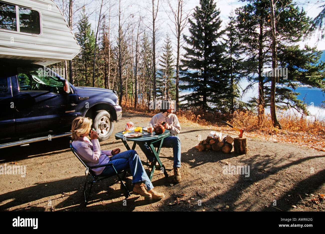 Petit-déjeuner à un camping, Alberta, Canada Banque D'Images