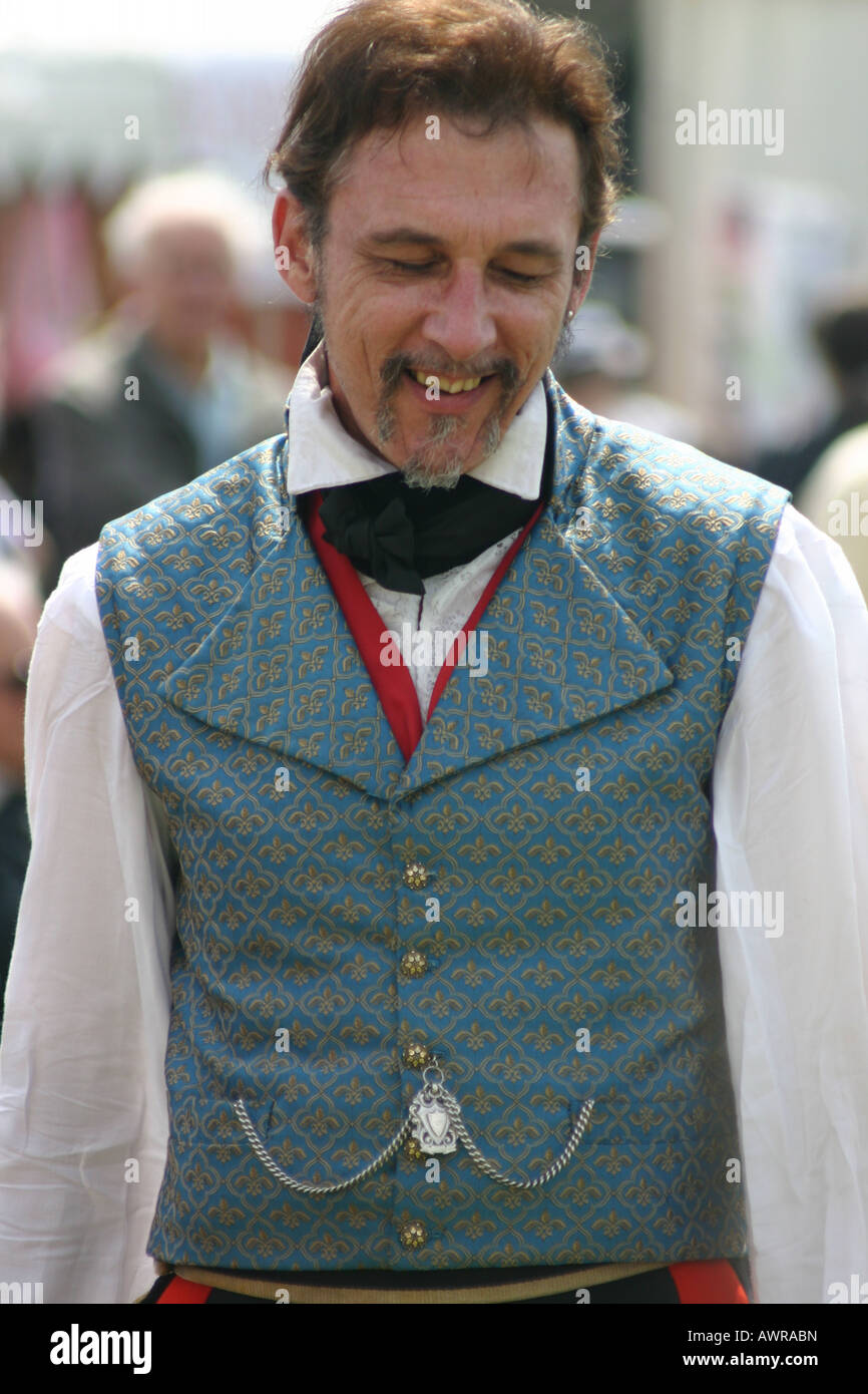 Gilet vert victorien habillé souriant du Duelliste festival Dickens Photo  Stock - Alamy