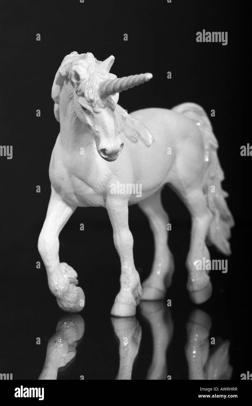 Symbole de licorne américaine aux États-Unis sur fond sombre isolé coupé images en gros plan à vendre sur Alamy vertical aux États-Unis haute résolution Banque D'Images