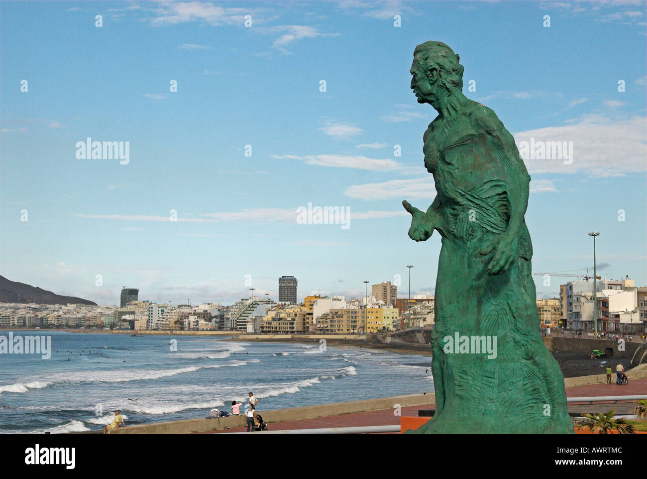 Monument d'Alfredo Kraus, par l'artiste Victor Ochoa, et la plage Playa de las Canteras, à Las Palmas, Gran Canaria island, Espagne Banque D'Images